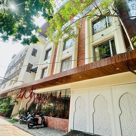 Hotel Vrindavan Palace Indore Exteriör bild