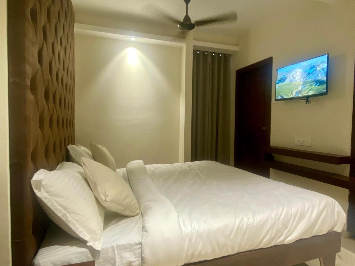 Hotel Vrindavan Palace Indore Exteriör bild