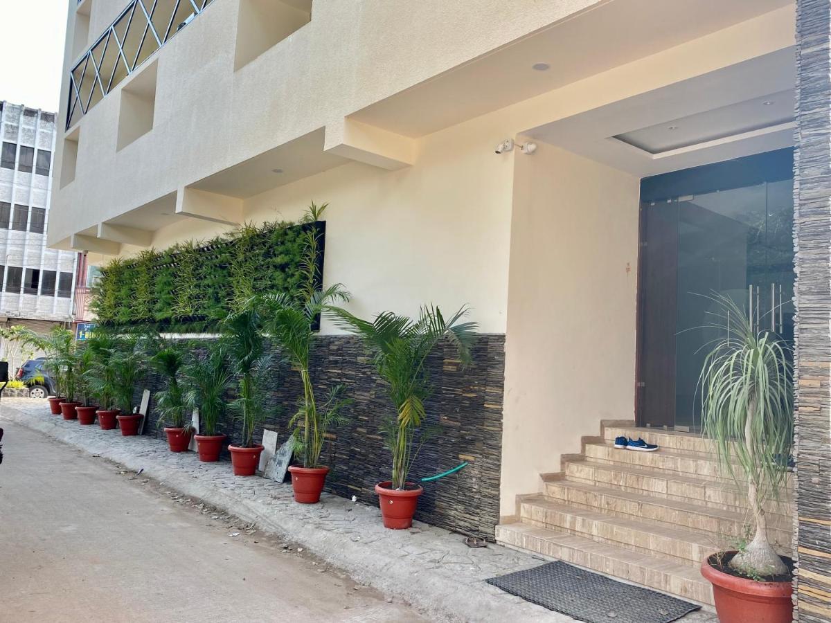 Hotel Vrindavan Palace Indore Exteriör bild