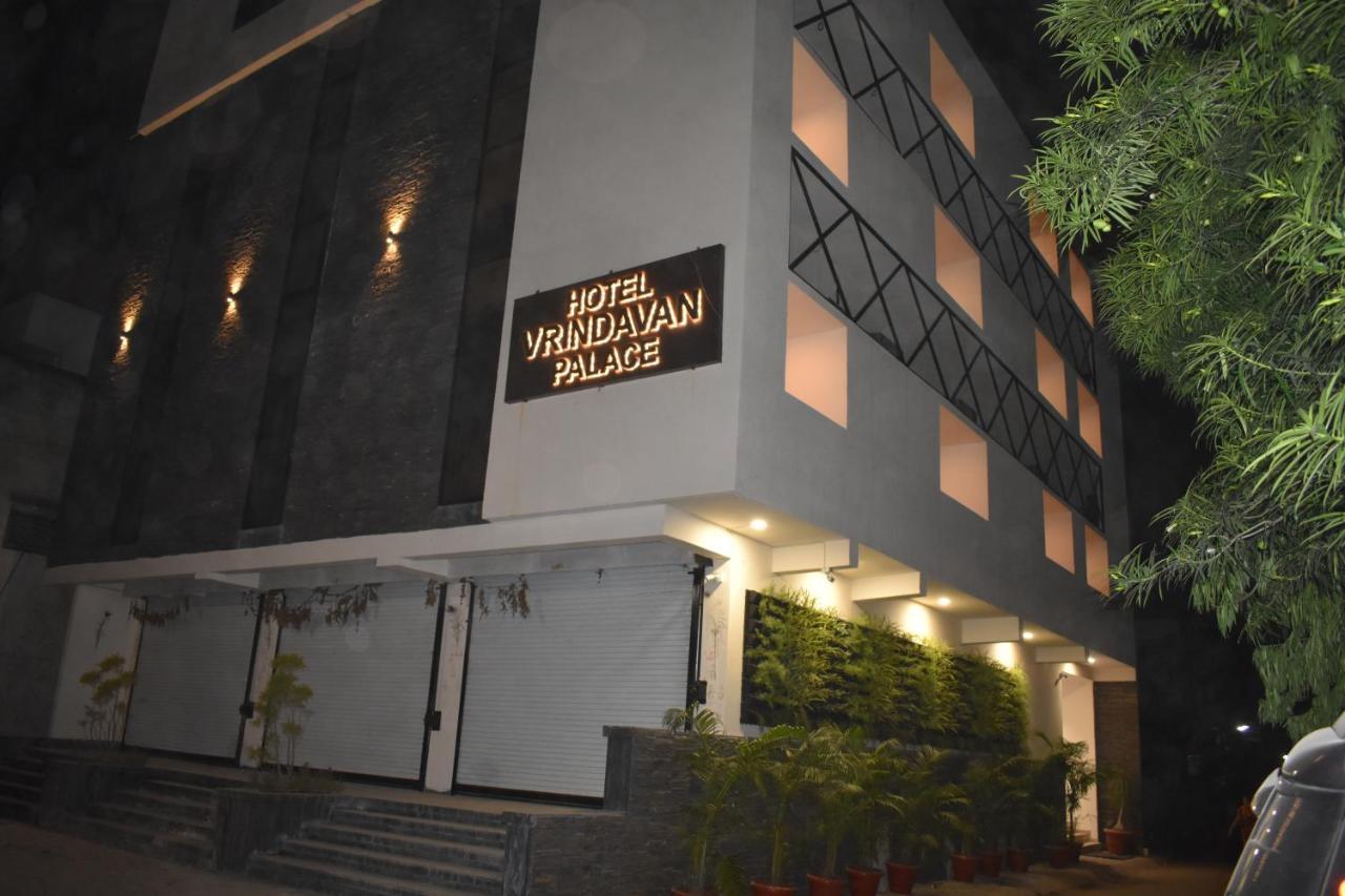 Hotel Vrindavan Palace Indore Exteriör bild