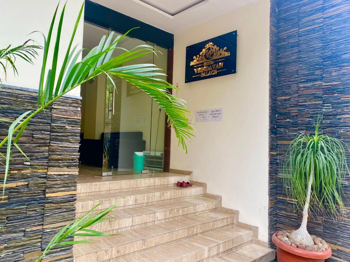Hotel Vrindavan Palace Indore Exteriör bild