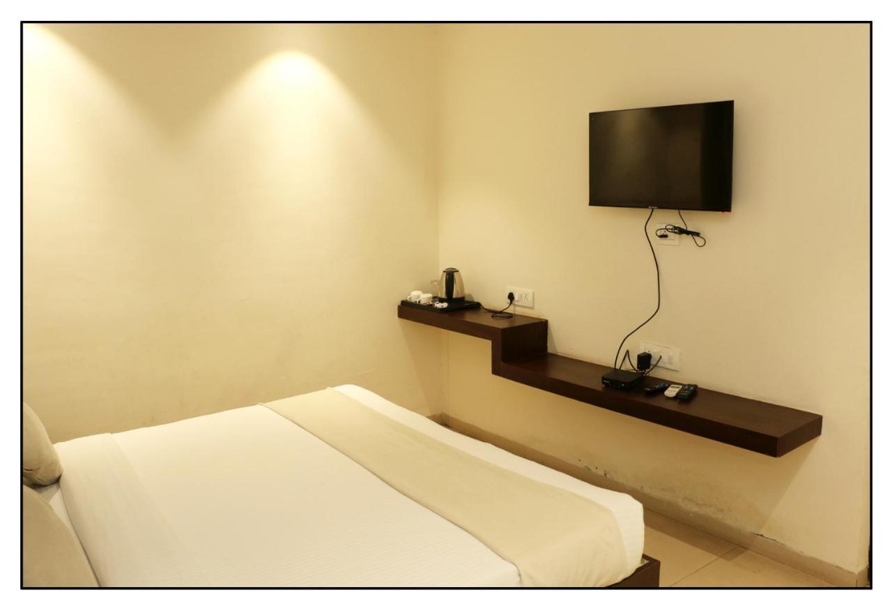 Hotel Vrindavan Palace Indore Exteriör bild