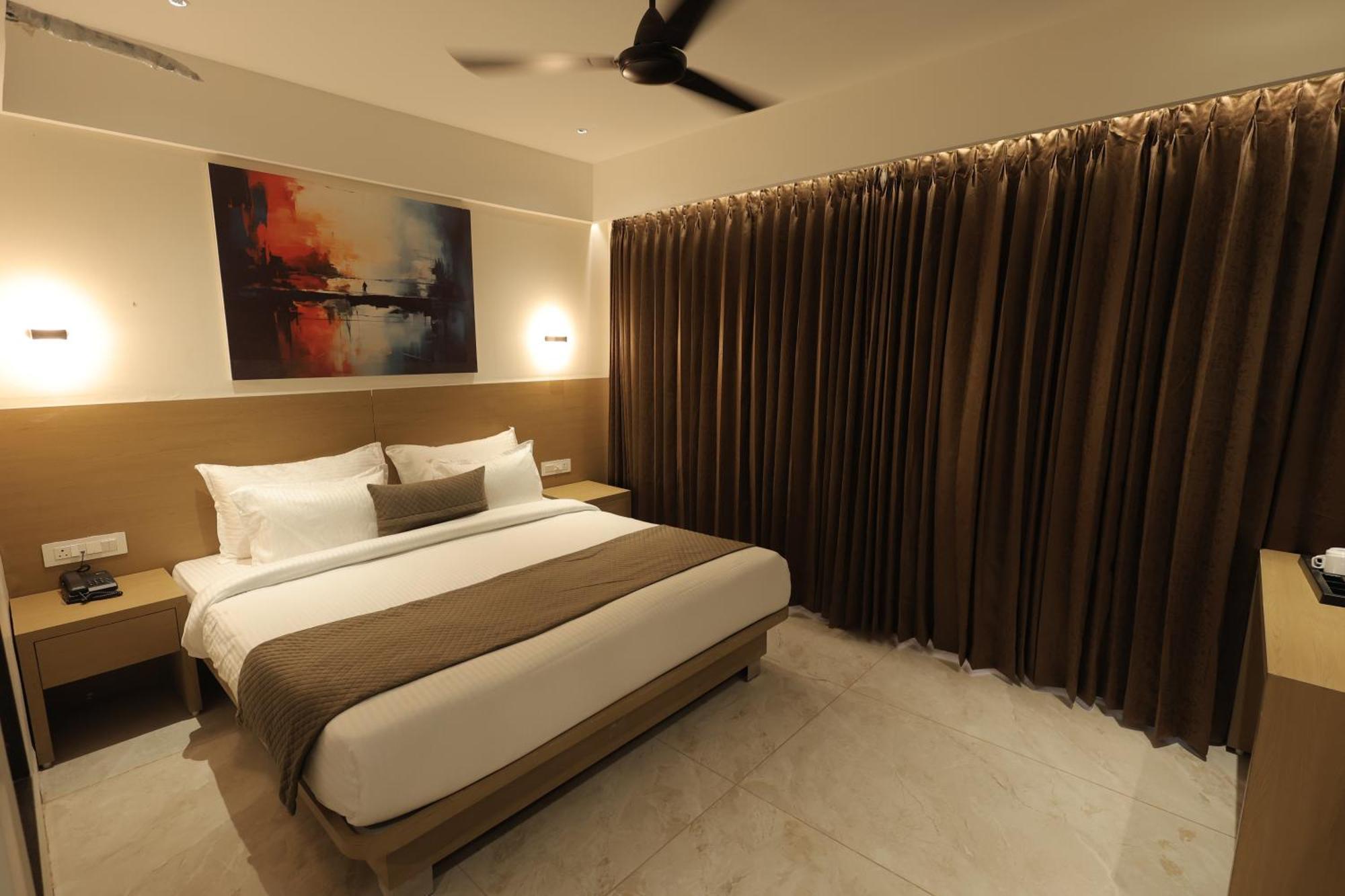 Hotel Vrindavan Palace Indore Exteriör bild