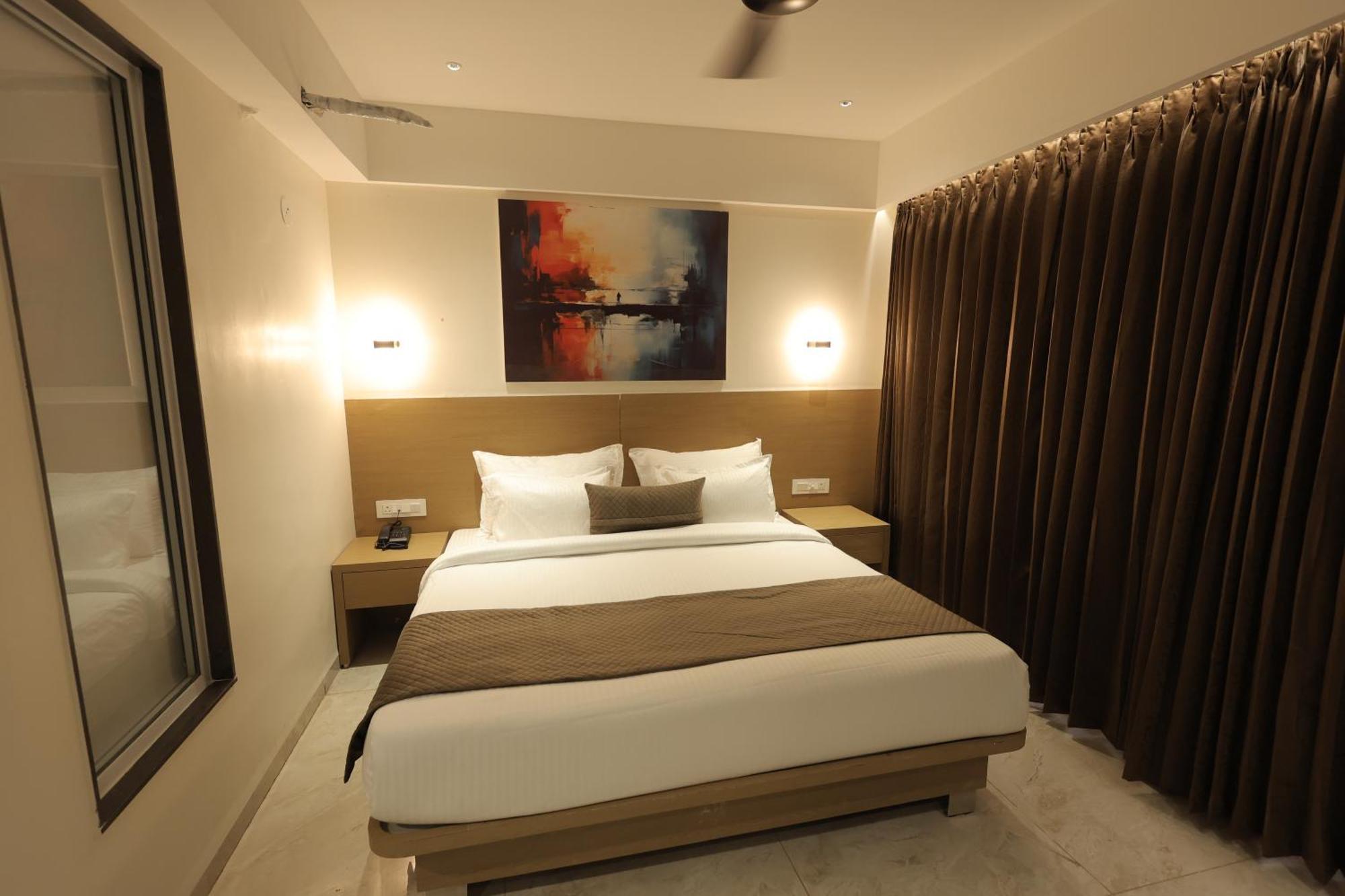 Hotel Vrindavan Palace Indore Exteriör bild